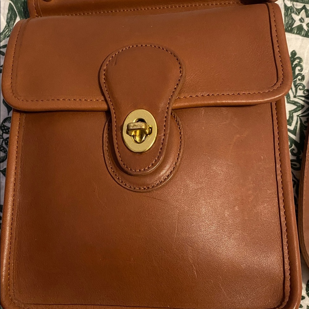 Coach Vintage Brown Leather Crossbody Bag, pre owned.  See pictures - Picture 2 of 11